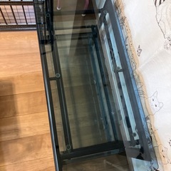 ガラステーブルの画像