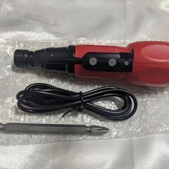電動ドライバー 充電式 小型軽量 RED 新品、未使用！ の画像