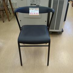 チェア シンプルで使いやすい！おしゃれな黒のダイニングチェア/デスクチェア【こちらは店舗です。浜村鹿野温泉ICから3分 買取本舗 宮本リサイクル 営業時間9～19時 定休日水曜のみ←連絡できませんm(_ _)m】の画像