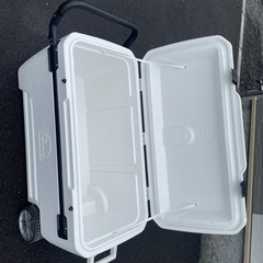 クーラボックスの画像