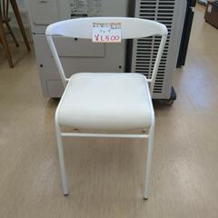 チェア シンプルで使いやすい！おしゃれな白のダイニングチェア/デスクチェア【こちらは店舗です。浜村鹿野温泉ICから3分 買取本舗 宮本リサイクル 営業時間9～19時 定休日水曜のみ←連絡できませんm(_ _)m】の画像