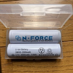 電池充電器➕１８６５0充電電池４本
の画像