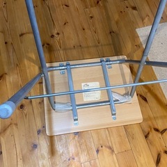 パイプ折テーブルの画像