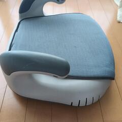 車用ジュニアシートの画像