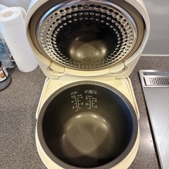 東芝TOSHIBA炊飯器RCK-10EF　　の画像