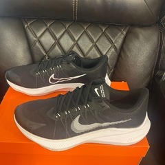 新品　NIKE WINFLO 8. ナイキ　黒　スニーカー　29.5センチの画像
