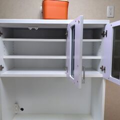 食器棚の画像