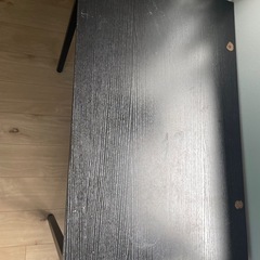 黒デスクの画像