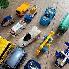 車 おもちゃの画像