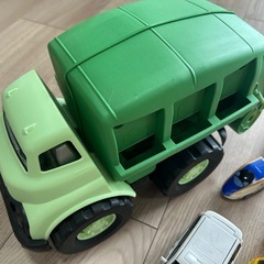 車 おもちゃの画像