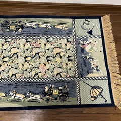 アンティークラグの画像