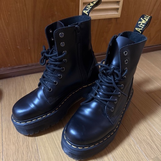 ドクターマーチン8ホール