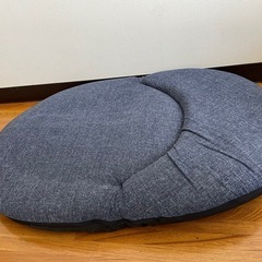 丸型の座椅子
の画像
