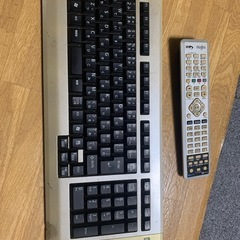 パソコン　テレビ　32インチの画像