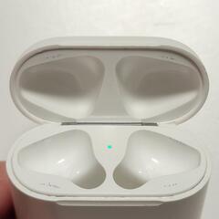 Apple AirPods 充電ケースのみの画像
