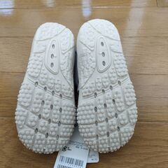 【新品タグ付き】16cm水抜きソールサンダルの画像