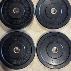 重量挙げ用バンパープレート合計108kgの画像
