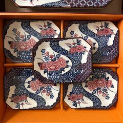 中華風ディナーセットの画像