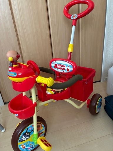 【値下げしました】アンパンマン三輪車