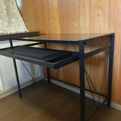 パソコンデスクの画像