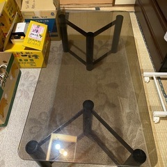 ガラステーブルの画像