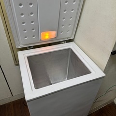 冷凍庫　アイリスオーヤマ　100L 上開式の画像