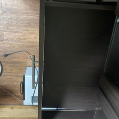 食器棚、ガスコンロ商談中の画像