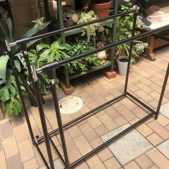 大容量伸縮ダブルハンガーラックの画像