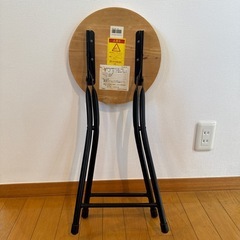 折りたたみの椅子1の画像
