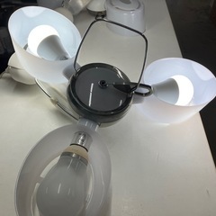 O 2507-665 ペンダントライト 2006年製 点灯確認済み 1つ点灯しないです 明るさ調節可能 キズ 汚れありの画像