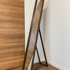 シンプルでおしゃれな全身鏡/姿見の画像
