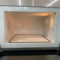 美原店　大人気　フラットタイプ　電子レンジ　Haiee ヘルツフリー　JM-FH18D 2015年製の画像