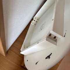 テーブルと椅子セットの画像