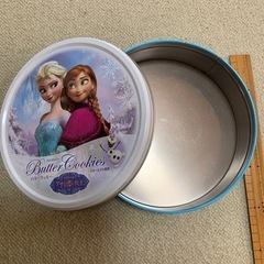 アナ雪の空缶の画像