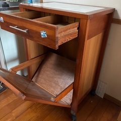 キッチン周りで使用できる棚の画像