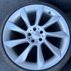225/35r/20 4本セット　（タイヤ1本パンク中）の画像