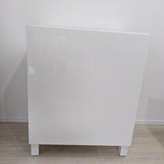 IKEA　BESTÅ ベストー　脚つき　キャビネットの画像