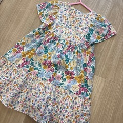 ZARA 𖧷 ワンピースの画像