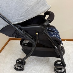 【極美品】⭐︎受け取り場所複数⭐︎Apricaアップリカ　ラクーナ クッション AD ベビーカー　レザーの画像