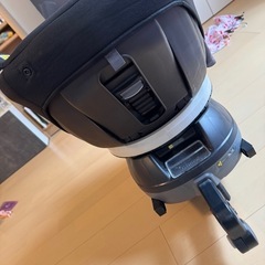combiチャイルドシート(クルムーブ・ISO-FIX)+チャイルドシート保護マットの画像