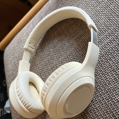 ⭕️ヘッドホン★オフホワイト★ジャンク品の画像