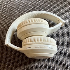 ⭕️ヘッドホン★オフホワイト★ジャンク品の画像