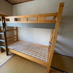 木材2段ベッドの画像