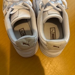 PUMAスニーカーの画像