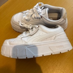 PUMAスニーカーの画像