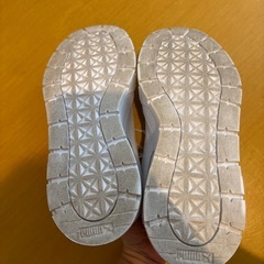 PUMAスニーカーの画像