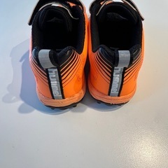 hummel トレーニングシューズ
の画像