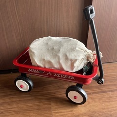 カプラ風おもちゃとミニカートの画像