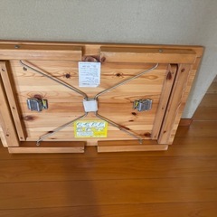 折りたたみが出来る台の画像