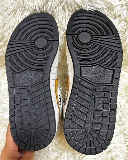大幅値下げ！NIKE AIR JORDAN 1 RETRO HIGH 26.5cm